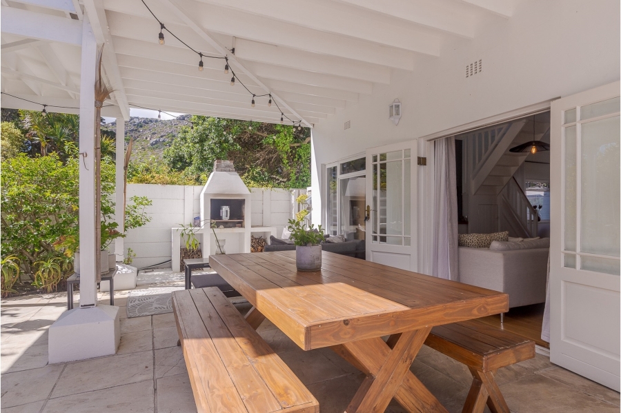 4 Bedroom Property for Sale in Kommetjie Western Cape